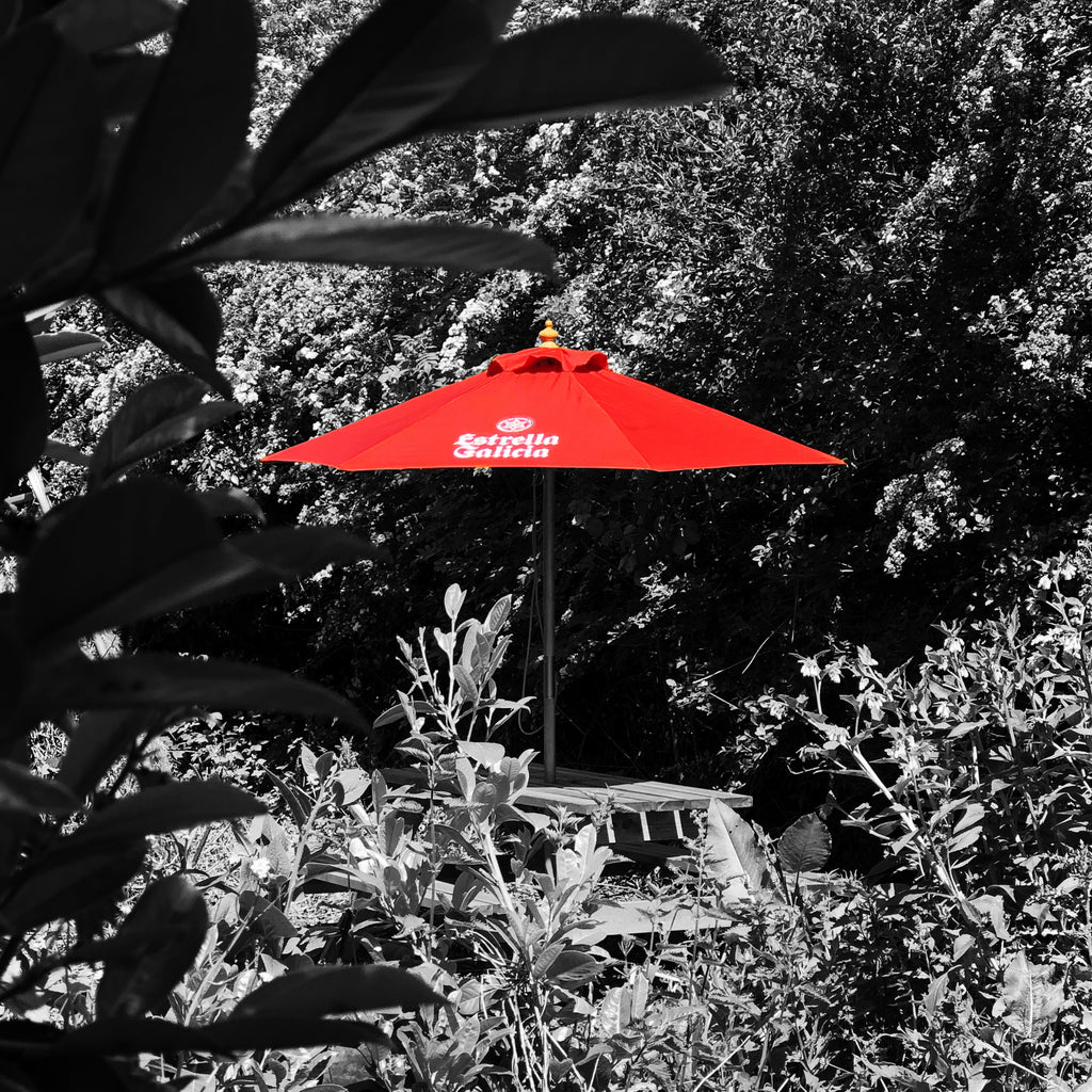 Elevate Your Outdoor Ambiance with the Mayfair 2 Metre Round Aluminium Parasol
